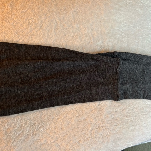 Truly Madly Deeply Long Sleeve Scoop Neck Henley Tee in Dark Gray. Women’s M - Picture 6 of 7